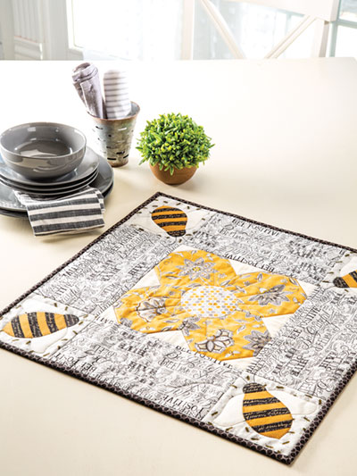 EXCLUSIVELY ANNIE'S QUILT DESIGNS: Bee Happy Table Topper Pattern